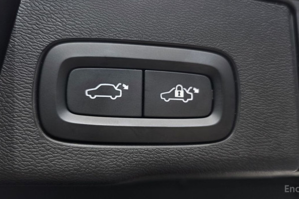 2023 Volvo XC60 с пробегом 14 816 км