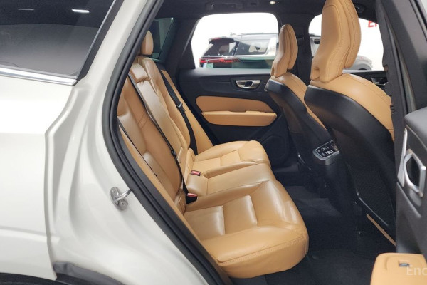 2023 Volvo XC60 с пробегом 51 675 км