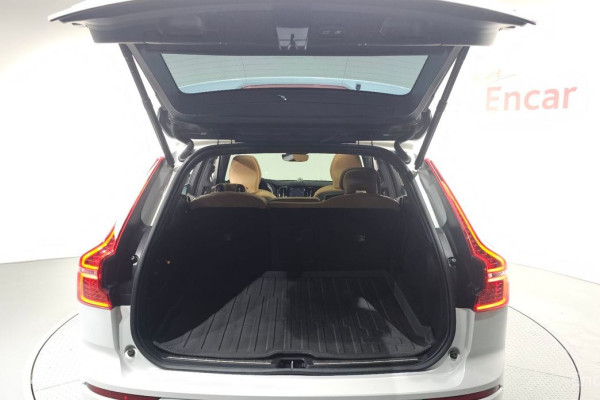 2022 Volvo XC60 с пробегом 54 605 км