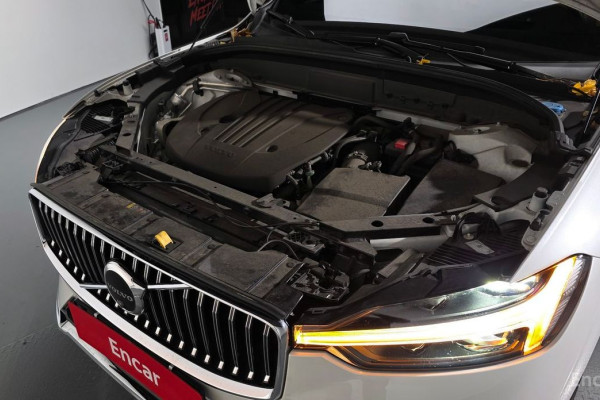 2022 Volvo XC60 с пробегом 45 810 км