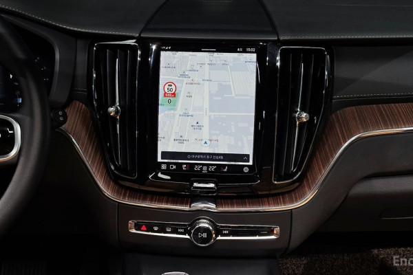 2023 Volvo XC60 с пробегом 23 425 км