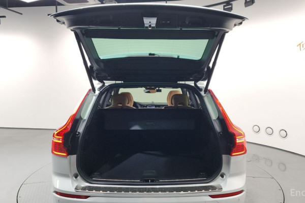 2023 Volvo XC60 с пробегом 51 675 км