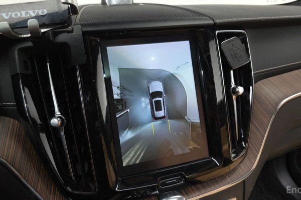 2022 Volvo XC60 с пробегом 45 810 км