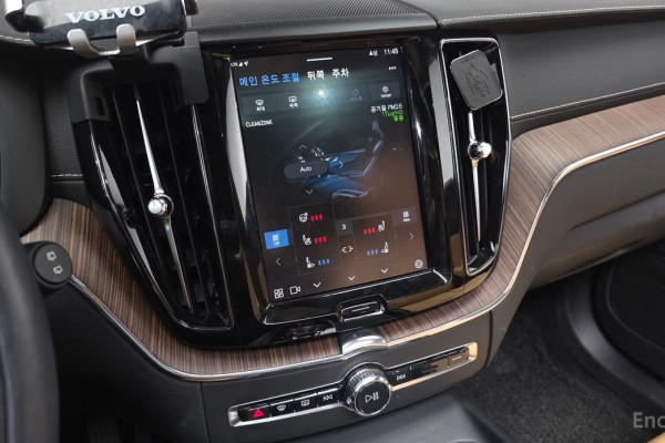 2022 Volvo XC60 с пробегом 45 810 км