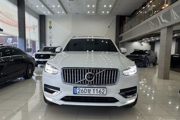 2022 Volvo XC90 с пробегом 29 340 км