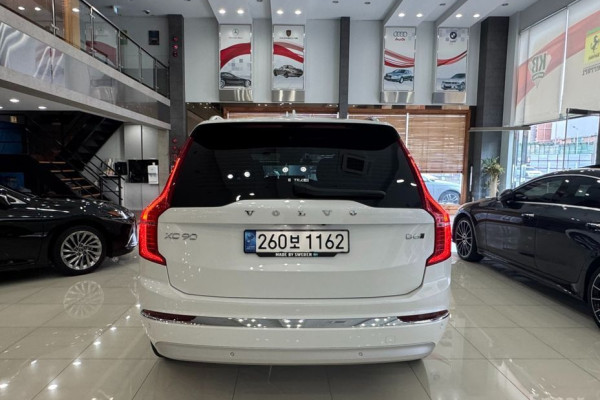 2022 Volvo XC90 с пробегом 29 340 км