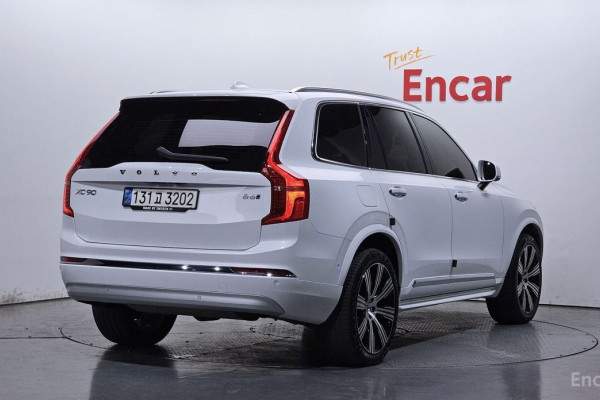 2022 Volvo XC90 с пробегом 72 865 км