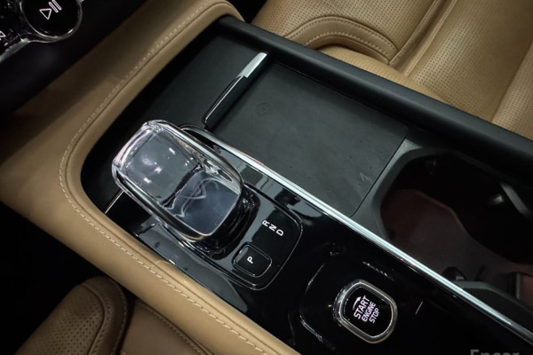 2022 Volvo XC90 с пробегом 29 340 км