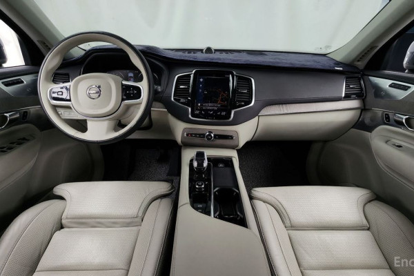 2022 Volvo XC90 с пробегом 73 733 км