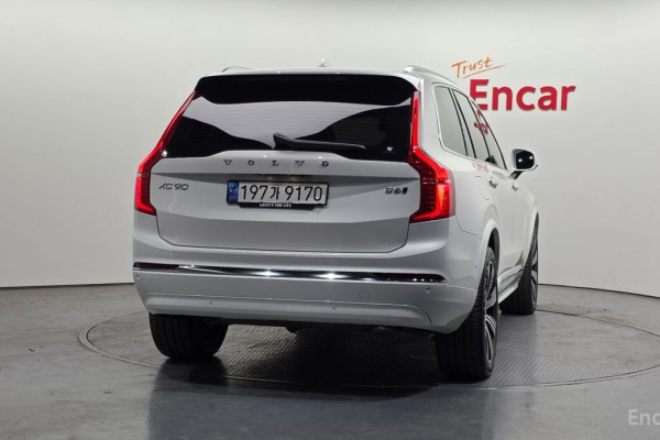 2022 Volvo XC90 с пробегом 16 850 км