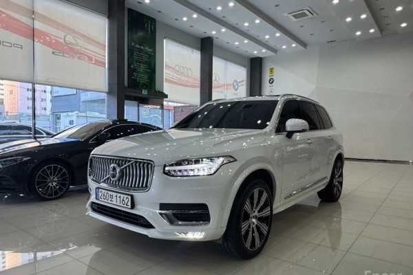 2022 Volvo XC90 с пробегом 29 340 км