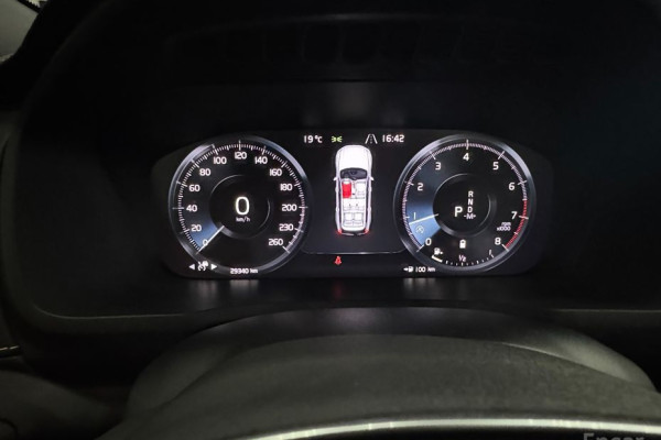 2022 Volvo XC90 с пробегом 29 340 км