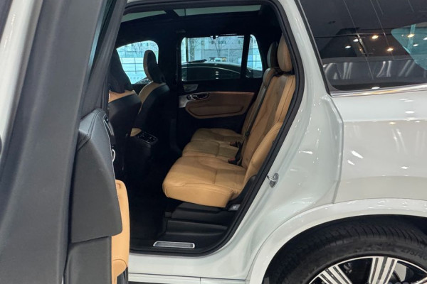 2022 Volvo XC90 с пробегом 29 340 км