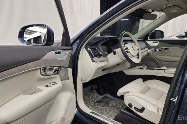 2022 Volvo XC90 с пробегом 73 733 км