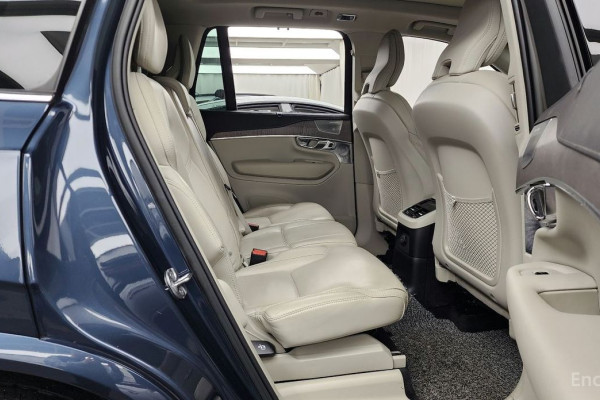 2022 Volvo XC90 с пробегом 73 733 км