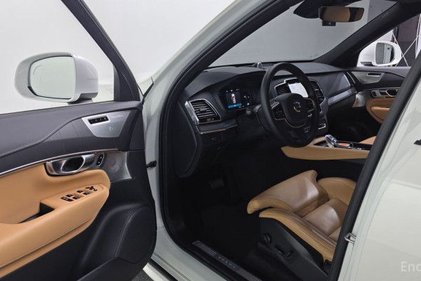 2022 Volvo XC90 с пробегом 16 850 км