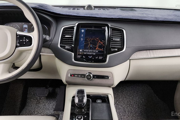 2022 Volvo XC90 с пробегом 73 733 км