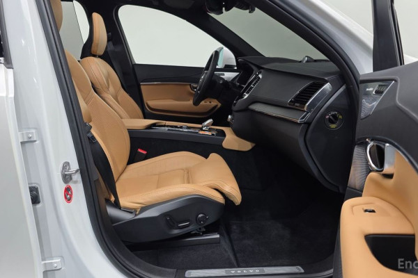 2022 Volvo XC90 с пробегом 16 850 км