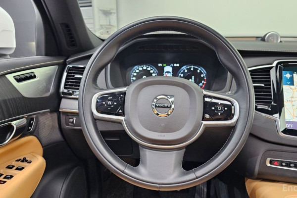 2022 Volvo XC90 с пробегом 72 865 км