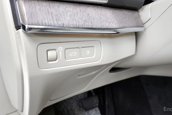 2022 Volvo XC90 с пробегом 73 733 км