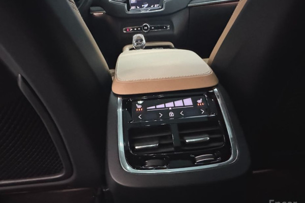 2022 Volvo XC90 с пробегом 29 340 км