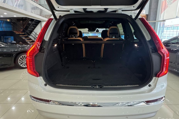 2022 Volvo XC90 с пробегом 29 340 км