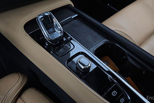 2022 Volvo XC90 с пробегом 147 443 км