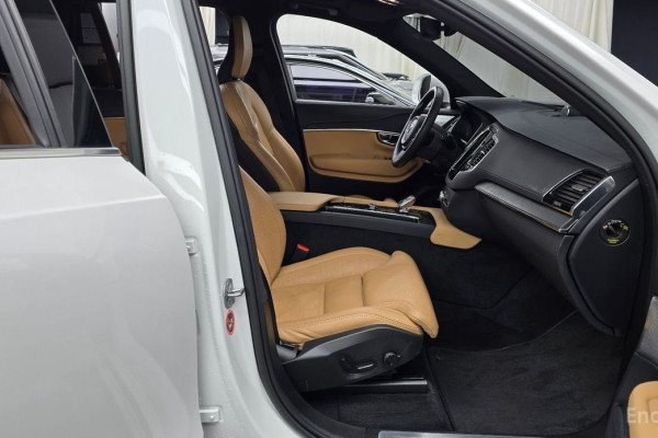 2022 Volvo XC90 с пробегом 147 443 км