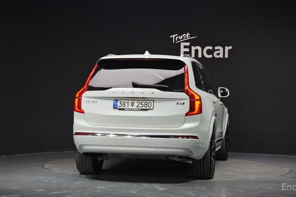 2022 Volvo XC90 с пробегом 22 115 км
