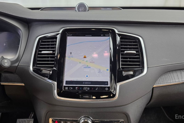 2022 Volvo XC90 с пробегом 147 443 км