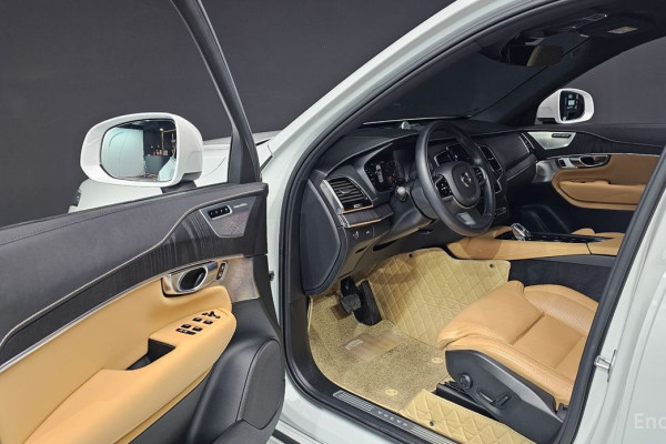 2022 Volvo XC90 с пробегом 22 115 км