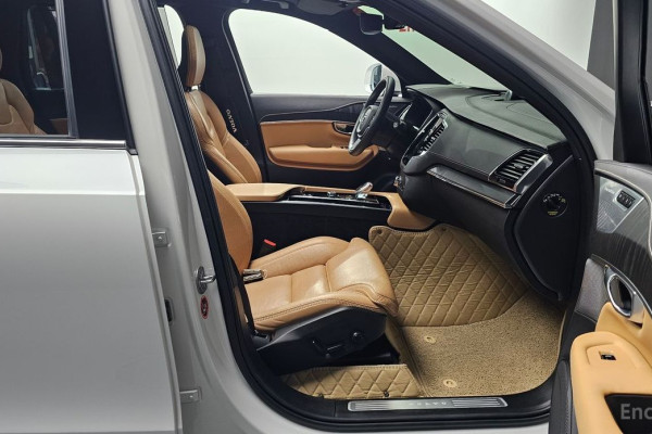 2022 Volvo XC90 с пробегом 22 115 км