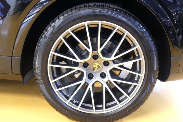 2023 Porsche Cayenne с пробегом 31 000 км