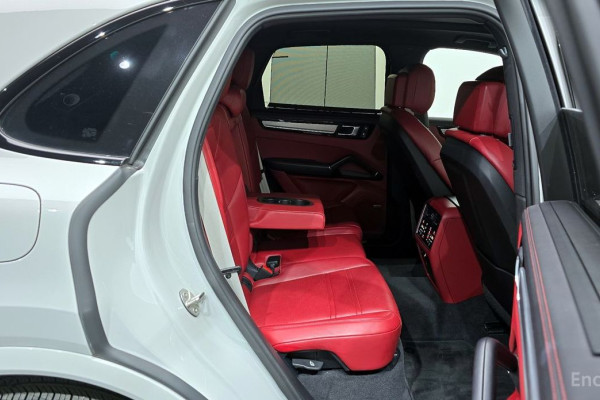 2022 Porsche Cayenne с пробегом 18 697 км