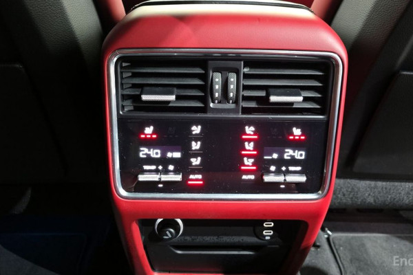 2022 Porsche Cayenne с пробегом 18 697 км