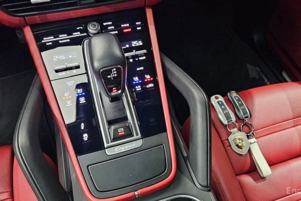 2022 Porsche Cayenne с пробегом 40 789 км