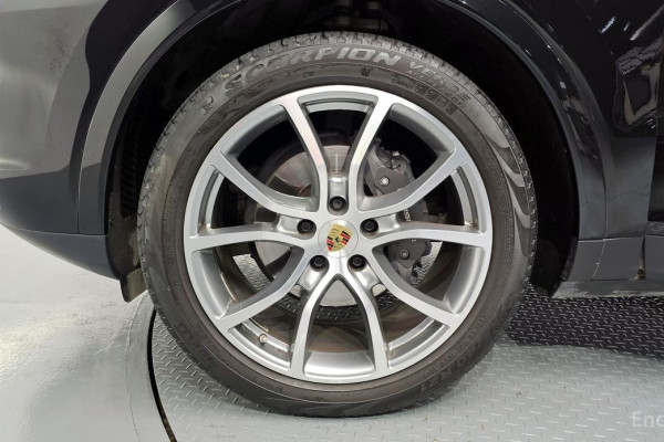 2023 Porsche Cayenne с пробегом 63 301 км