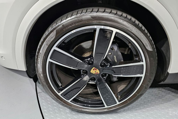 2022 Porsche Cayenne с пробегом 45 884 км