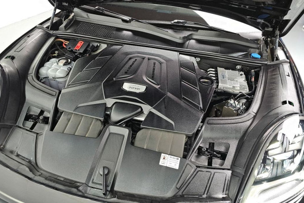 2023 Porsche Cayenne с пробегом 63 301 км