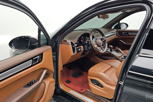 2023 Porsche Cayenne с пробегом 63 301 км