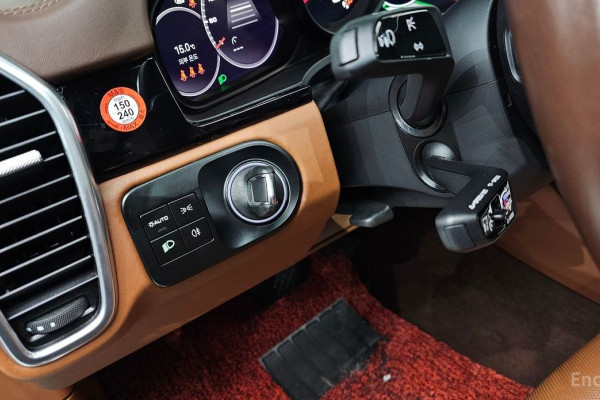 2023 Porsche Cayenne с пробегом 63 301 км