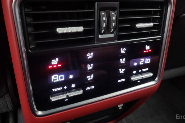 2022 Porsche Cayenne с пробегом 31 631 км