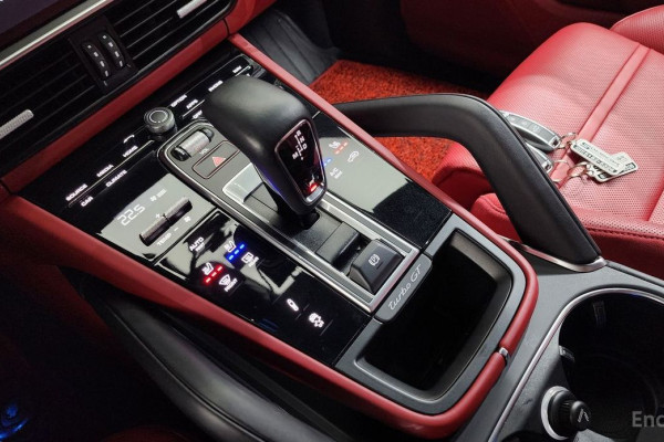 2023 Porsche Cayenne с пробегом 34 000 км