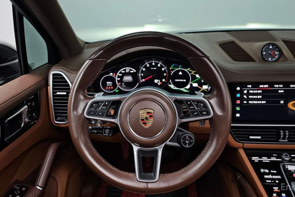 2023 Porsche Cayenne с пробегом 63 301 км