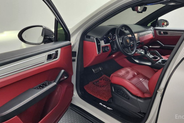 2023 Porsche Cayenne с пробегом 34 000 км