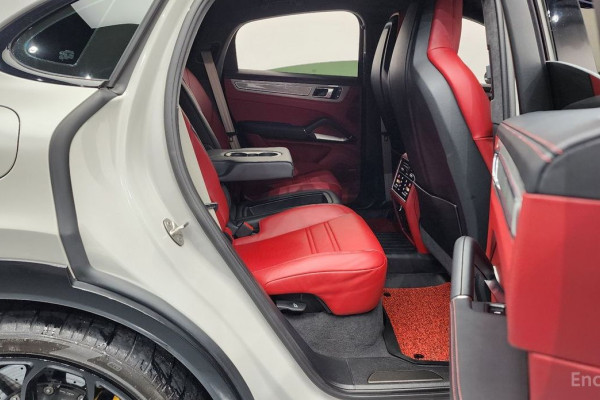 2023 Porsche Cayenne с пробегом 34 000 км