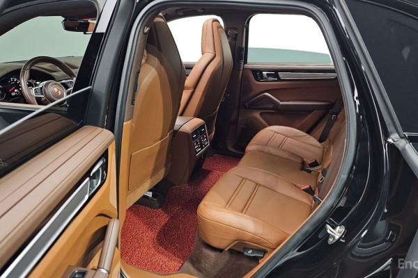 2023 Porsche Cayenne с пробегом 63 301 км