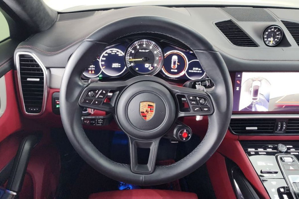 2023 Porsche Cayenne с пробегом 34 000 км