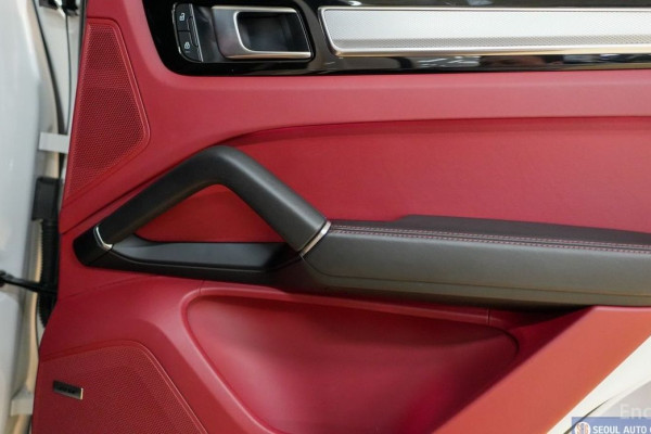 2023 Porsche Cayenne с пробегом 17 700 км