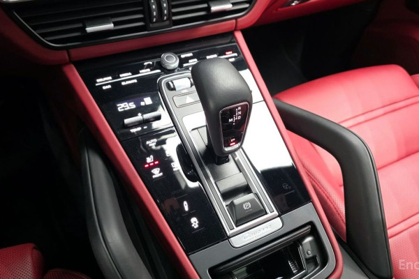 2022 Porsche Cayenne с пробегом 10 608 км